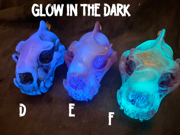 SPIRIT HOUSE CRYSTAL SKULL GLOW IN THE DARK ( LIGHT UP)