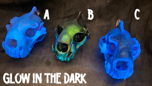 SPIRIT HOUSE CRYSTAL SKULL GLOW IN THE DARK ( LIGHT UP)