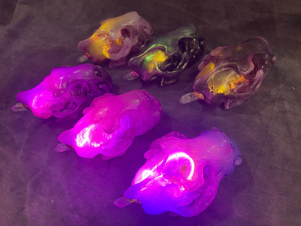 SPIRIT HOUSE CRYSTAL SKULL GLOW IN THE DARK ( LIGHT UP)