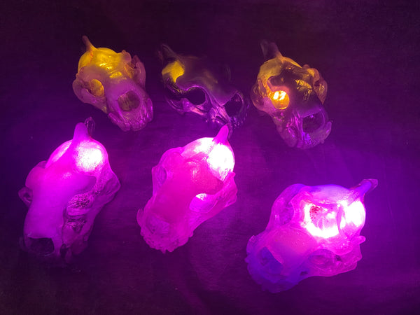 SPIRIT HOUSE CRYSTAL SKULL GLOW IN THE DARK ( LIGHT UP)