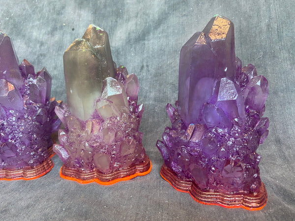 GLOW IN THE DARK CRYSTAL CLUSTER LIGHT
