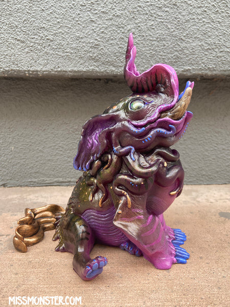 BAKU PAINTED FIGURE- DARK PURPLE COLOR SHIFT