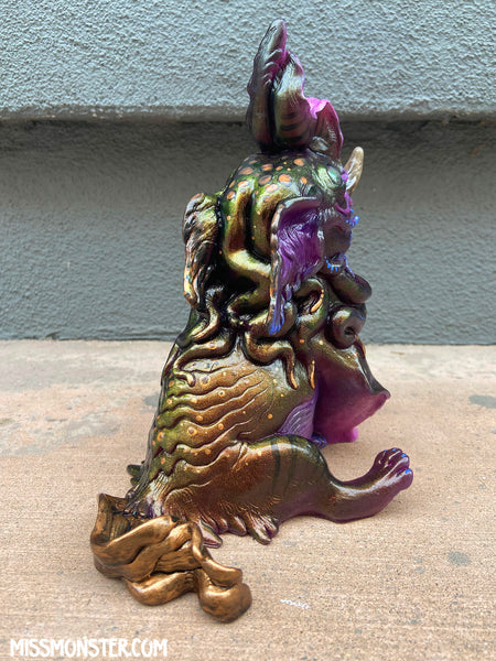 BAKU PAINTED FIGURE- DARK PURPLE COLOR SHIFT