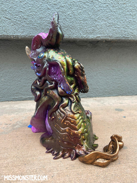 BAKU PAINTED FIGURE- DARK PURPLE COLOR SHIFT