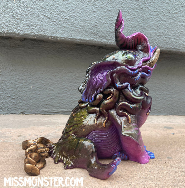 BAKU PAINTED FIGURE- DARK PURPLE COLOR SHIFT