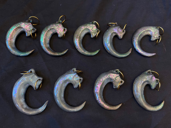 **SLIGHTLY IMPERFECT ** IRIDESCENT FLAKE HEAT CHANGE CLAW PENDANT