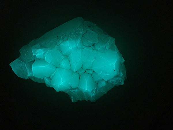 URETHANE GLOW IN THE DARK WALL CRYSTAL- LARGE- MINT GREEN