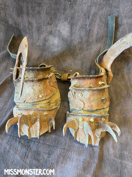 WASTELAND RAPTOR CLAW BOOT COVERS