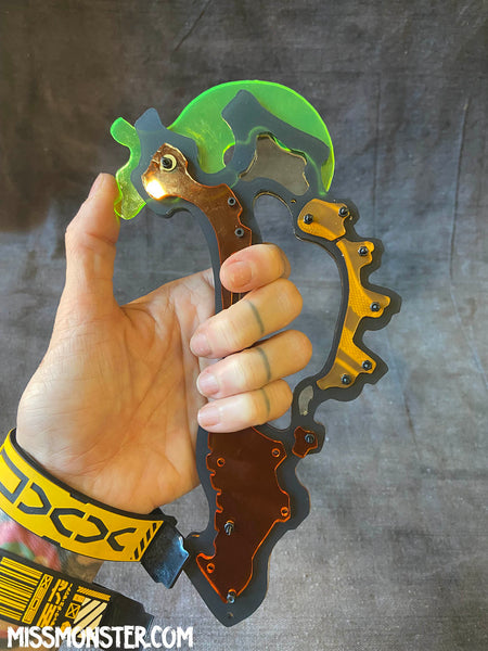 ALIEN CLAW WEAPON PROTOTYPE #2