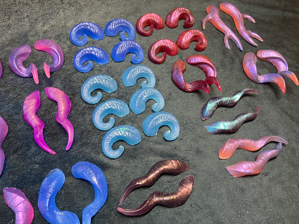 CAST HORN BARRETTES- BLANKS- PINKS/BLUES/REDS