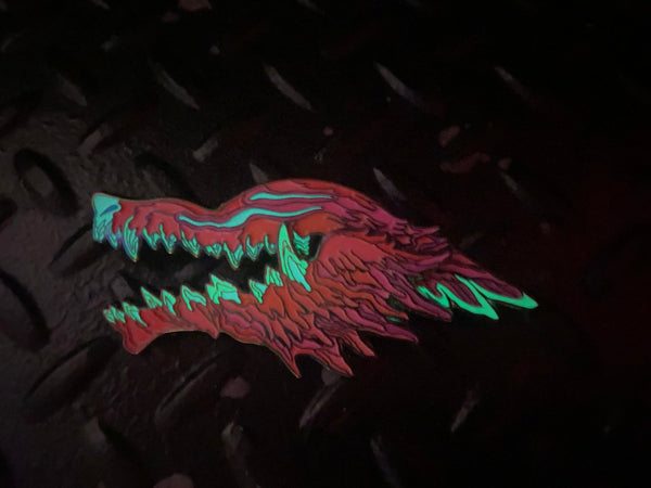 FLUXWOLF GLOWY CHOMPY RAINBOW METAL HINGED JAW PIN 4" LONG