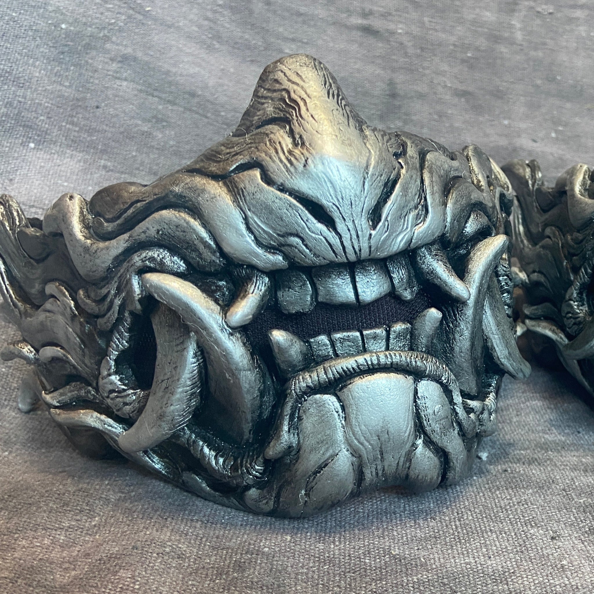 SNARL HALF MASK- ANTIQUE SILVER