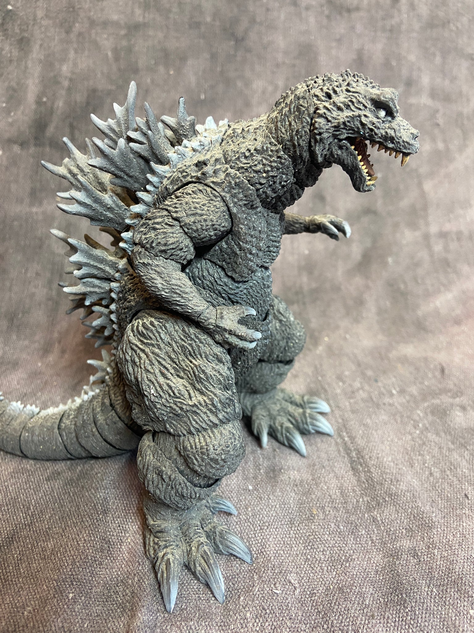 MONSTERARTS GODZILLA FIGURE