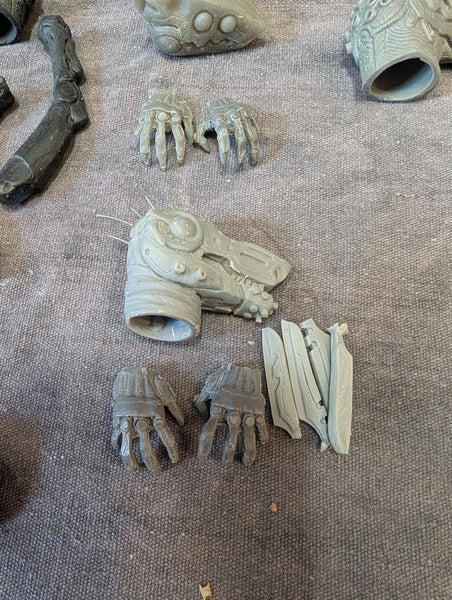 1/6 CASTS- HARPYJA/ROBODOGMAN/R00 UNIT