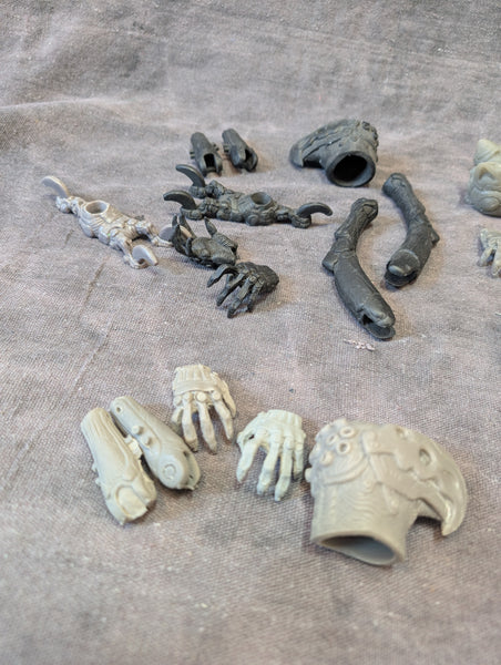 1/6 CASTS- HARPYJA/ROBODOGMAN/R00 UNIT