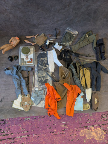 1/6 LOT OF CLOTHES AND PARTS