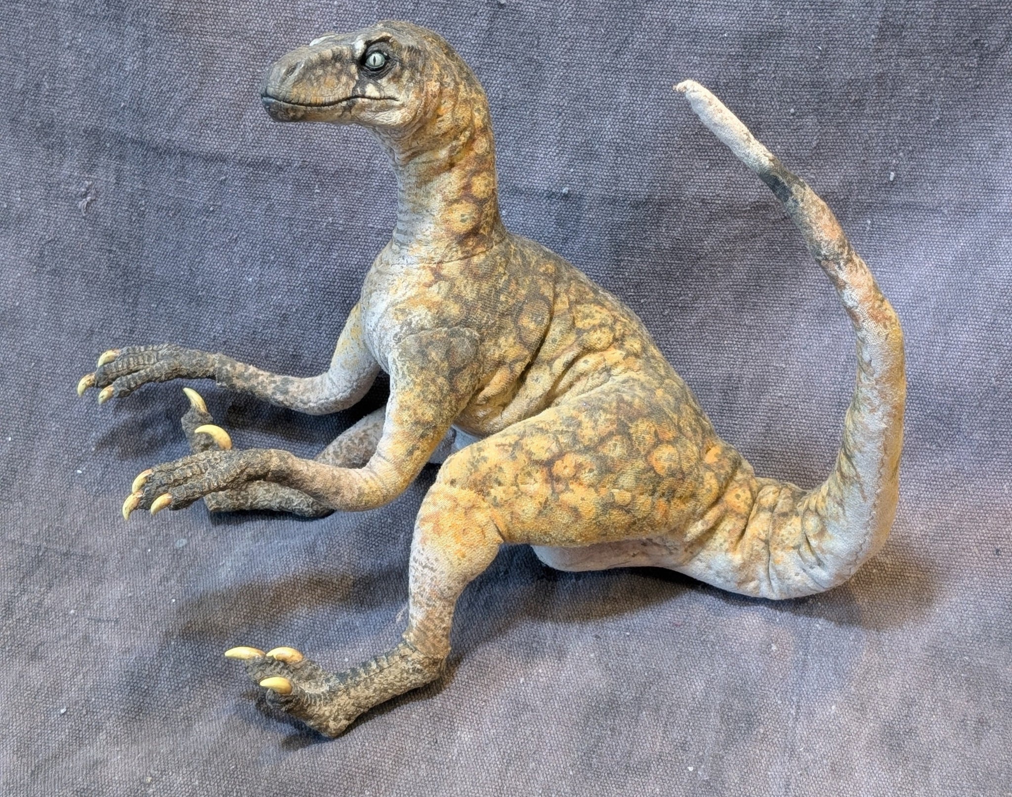 HIKIGANE CREATURES VELOCIRAPTOR / MOKOBUNS KASS DOLL