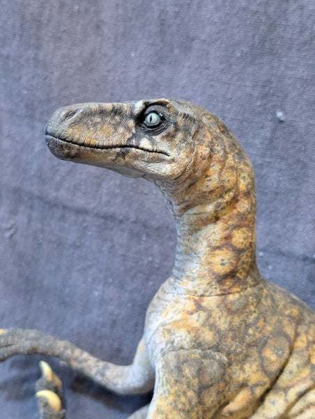 HIKIGANE CREATURES VELOCIRAPTOR / MOKOBUNS KASS DOLL