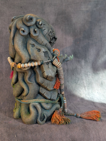 WAYPOINT WATCHER + EFFIGY STATUE (HALF MOSS)