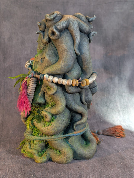 WAYPOINT WATCHER + EFFIGY STATUE (HALF MOSS)