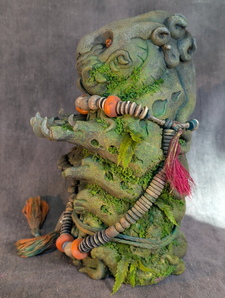 WAYPOINT WATCHER + EFFIGY STATUE (HALF MOSS)