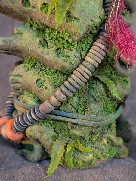 WAYPOINT WATCHER + EFFIGY STATUE (HALF MOSS)