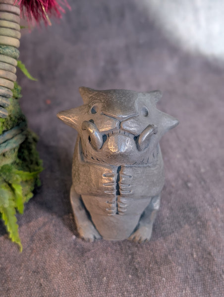 WAYPOINT WATCHER + EFFIGY STATUE (HALF MOSS)