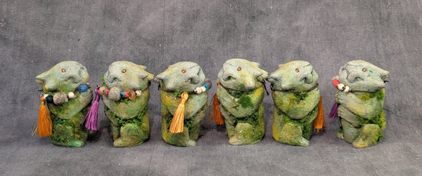 MINI FAUX STONE EFFIGY STATUE GROUP 1