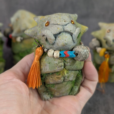 MINI FAUX STONE EFFIGY STATUE GROUP 1
