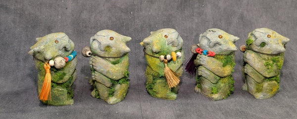 MINI FAUX STONE EFFIGY STATUE GROUP 2