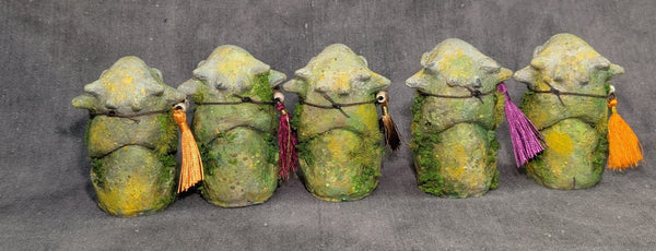 MINI FAUX STONE EFFIGY STATUE GROUP 2