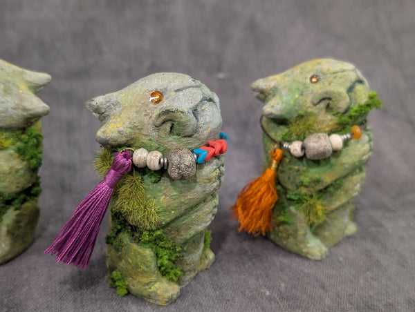 MINI FAUX STONE EFFIGY STATUE GROUP 2