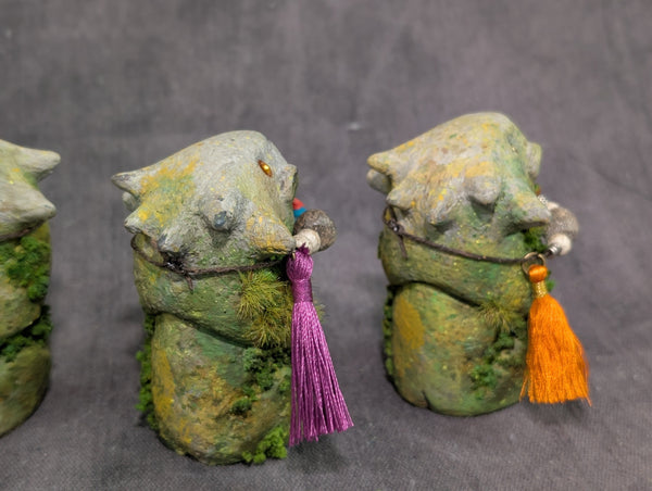 MINI FAUX STONE EFFIGY STATUE GROUP 2