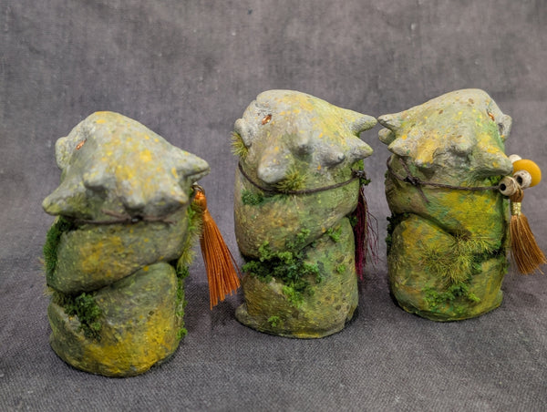 MINI FAUX STONE EFFIGY STATUE GROUP 2