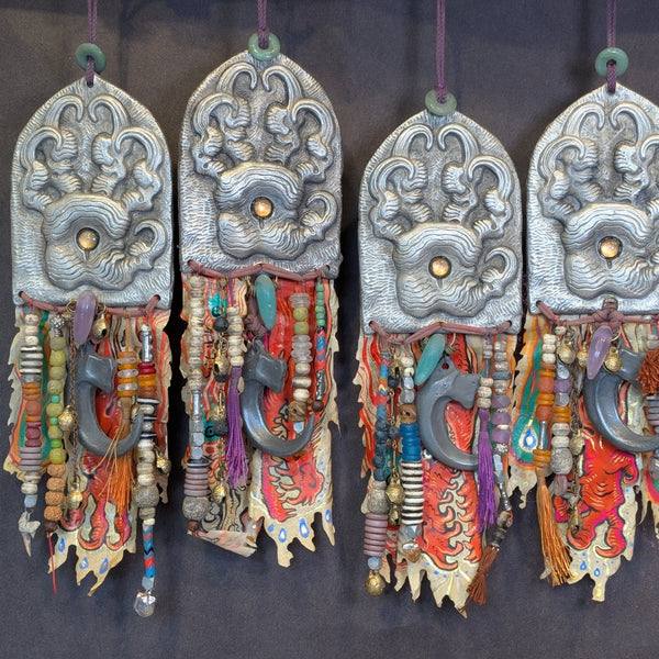 WARDING PAW REAL PEWTER WALL TALISMAN