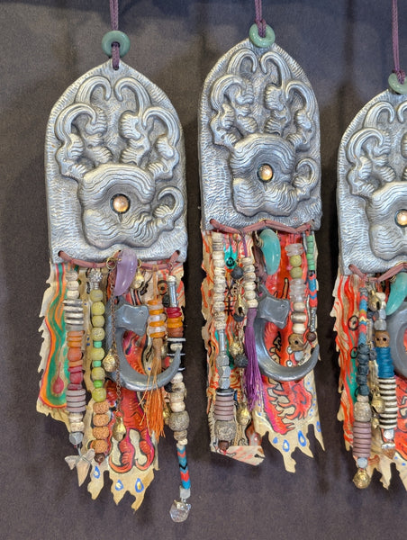 WARDING PAW REAL PEWTER WALL TALISMAN