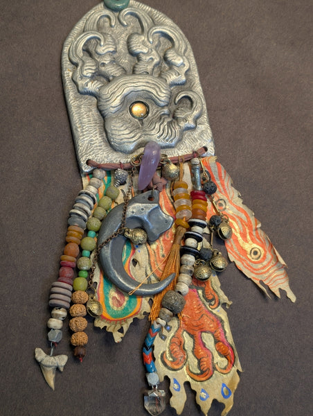 WARDING PAW REAL PEWTER WALL TALISMAN