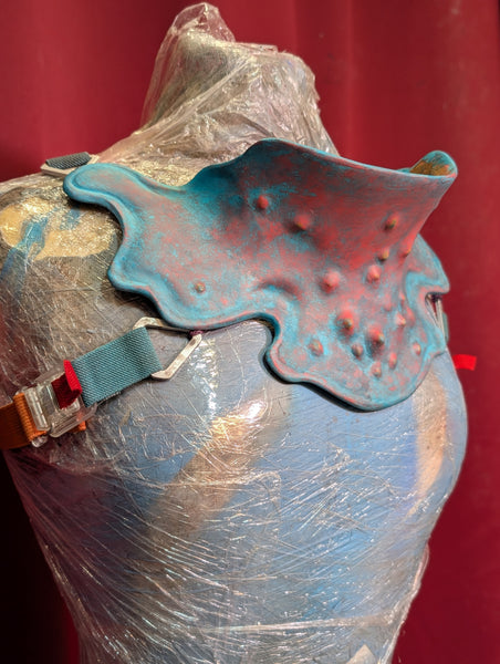 XENO GORGET BLANK ARMOR CAST PREORDER- !!SPIKE VERSION!!  *SHIPS LATE MAY THROUGH JULY*