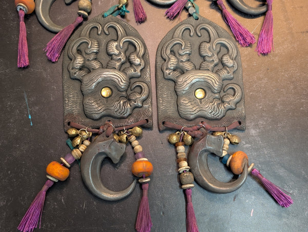 WARDING PAW COLD CAST IRON WALL TALISMAN ( BASIC VERSION)