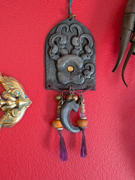 WARDING PAW COLD CAST IRON WALL TALISMAN ( BASIC VERSION)