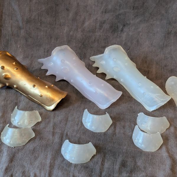 LARGE ALIEN SPIKE BRACER BLANK CAST