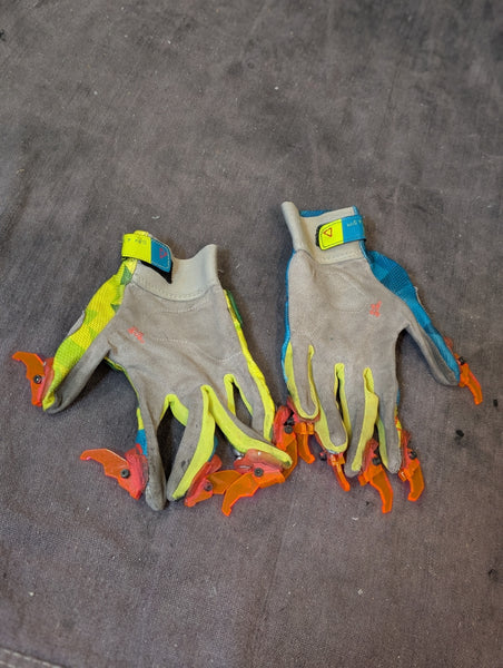 SHITTY KITTY GEAR RELIC SET