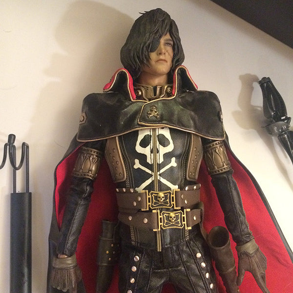 CAPTAIN HARLOCK HOT TOYS 1/6 FIGURE