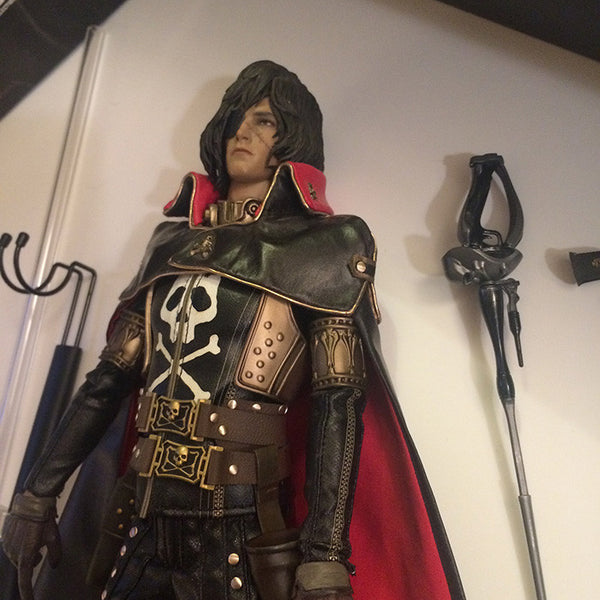 CAPTAIN HARLOCK HOT TOYS 1/6 FIGURE