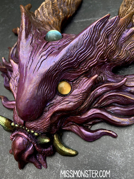 PAINTED WATCHING BEAST WALL PLAQUE