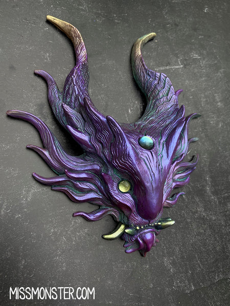 PAINTED WATCHING BEAST WALL PLAQUE
