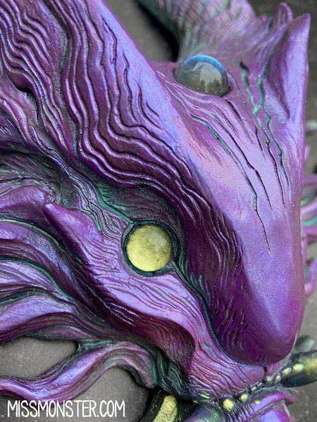 PAINTED WATCHING BEAST WALL PLAQUE