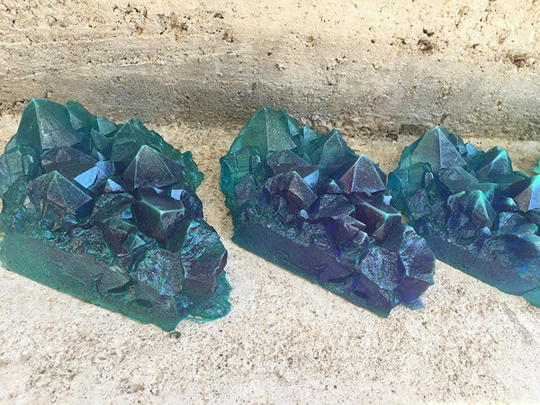 URETHANE GLOW IN THE DARK CRYSTAL- LARGE ( BLUE GREEN)