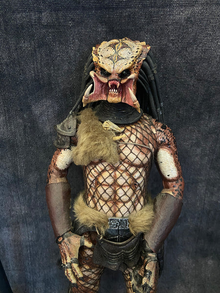 SHADOW PREDATOR 1/6 HOT TOYS FIGURE