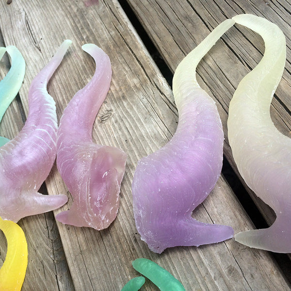 CAST TRANSLUCENT GLOW HORNS